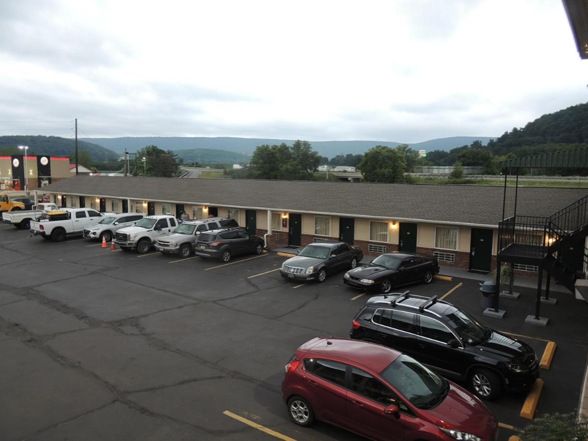 Super 8 By Wyndham Mifflinville Near Bloomsburg Zewnętrze zdjęcie